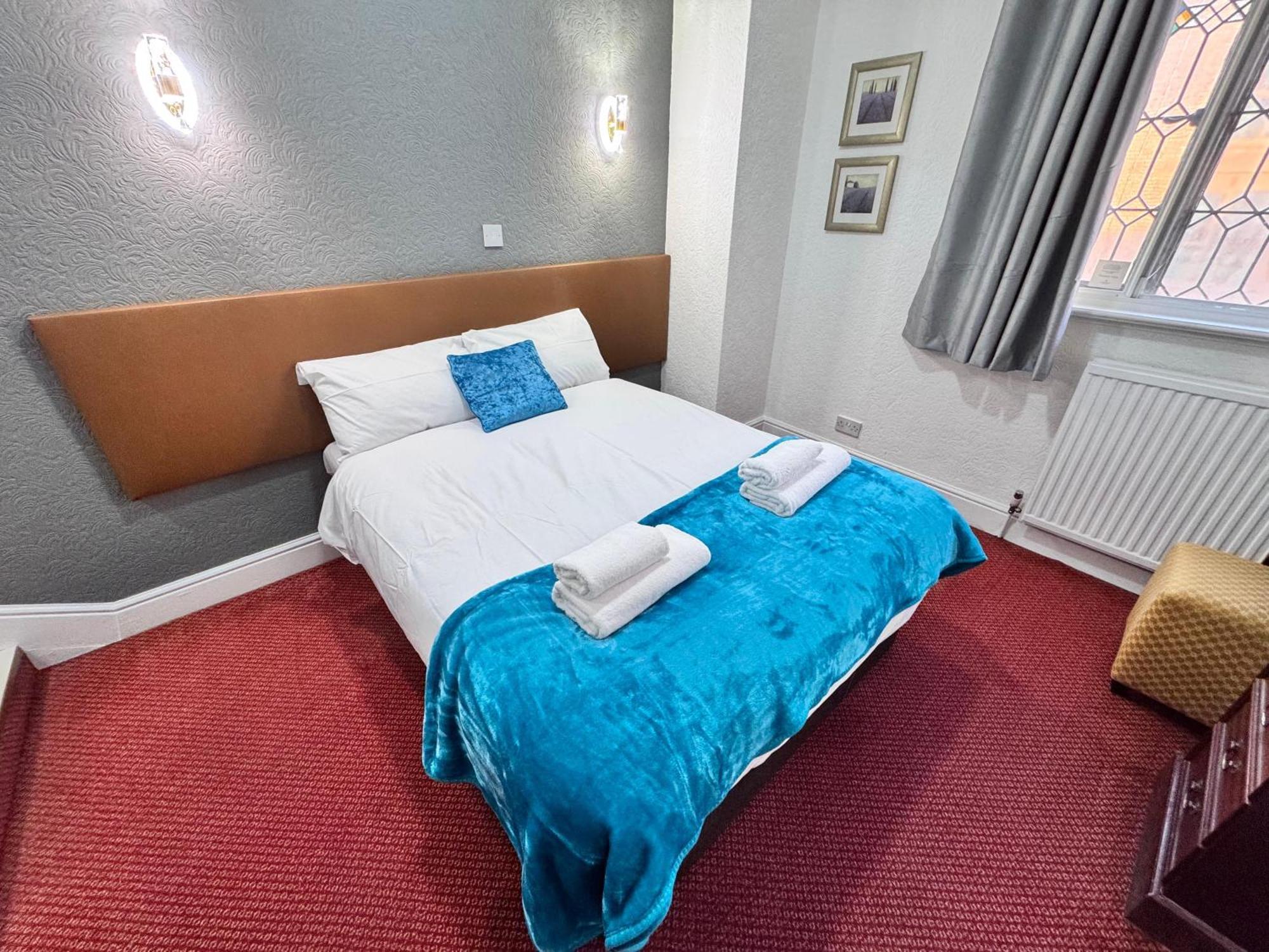 Double Room with Shared Bathroom