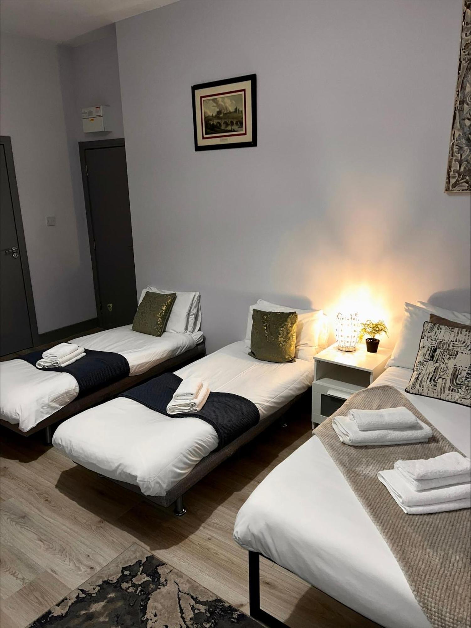 Quadruple Room with Bathroom,1642705143:JPEG