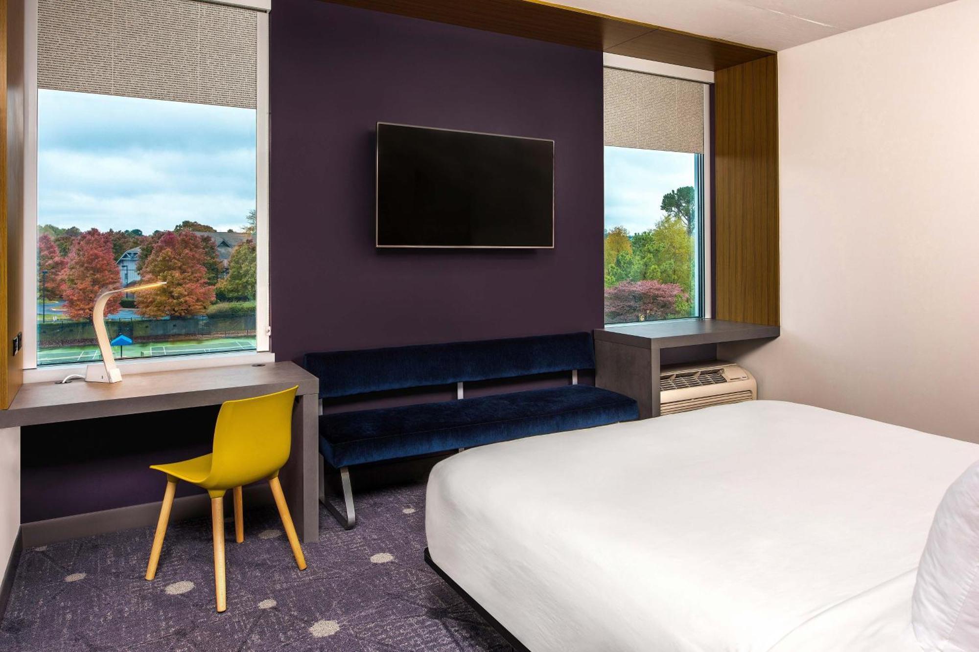 King Room with Roll-In Shower and Transfer Shower - Mobility Access/Hearing Accessible