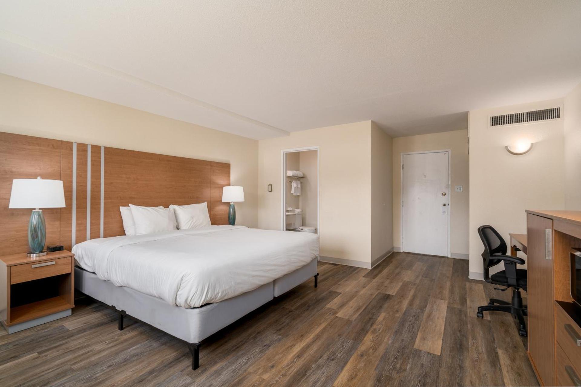 Deluxe King Room
