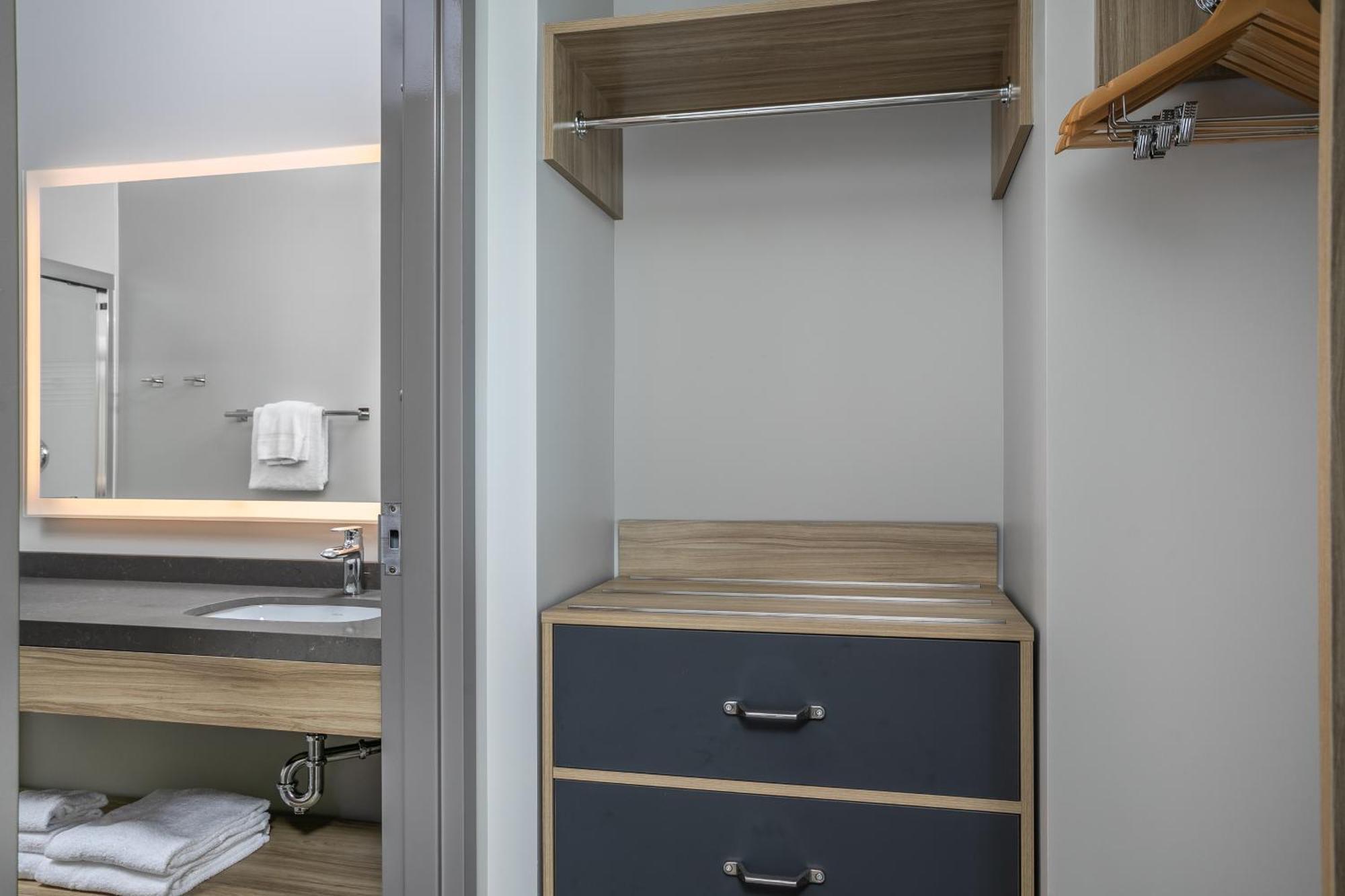 Studio Queen Suite with Two Queen Beds and Mobility Accessible Transfer Shower
