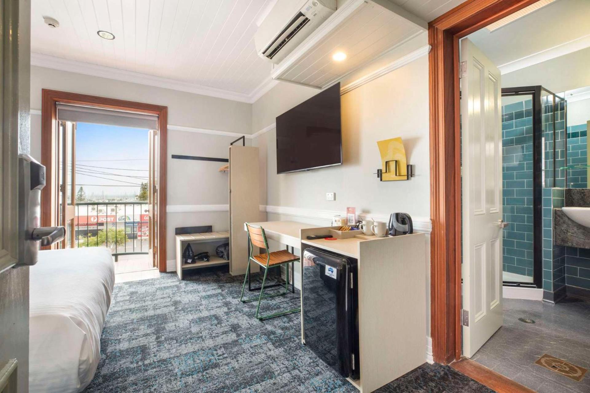 Queen Room with Balcony