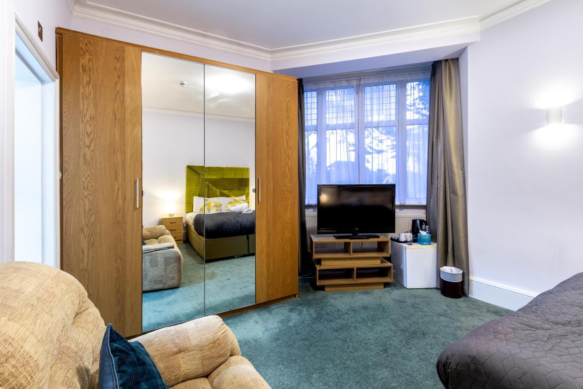 Double Room with Private Bathroom,1648557842:JPEG