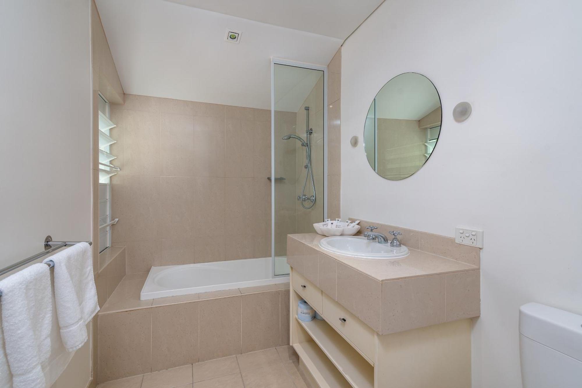 One-Bedroom Apartment,1654254389:JPEG