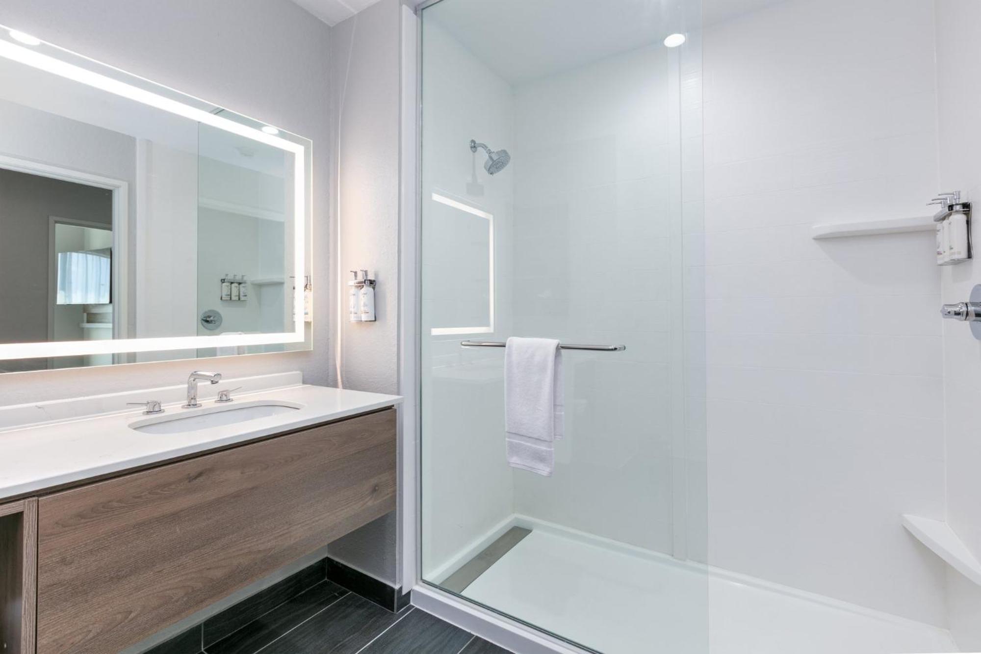 King Studio Suite