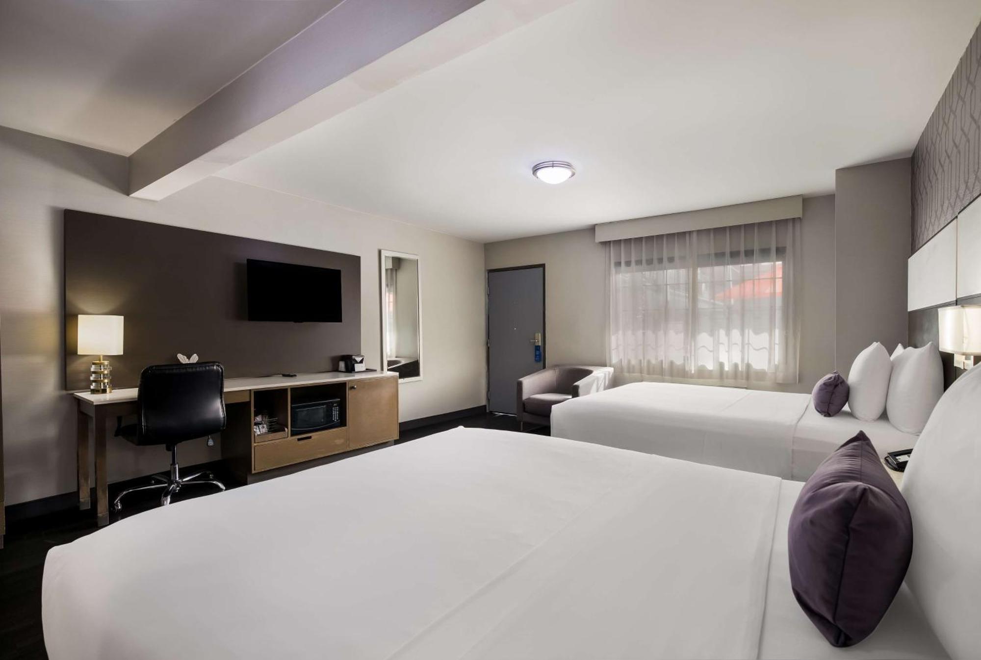 Double Room with Two Double Beds - Mobility Access