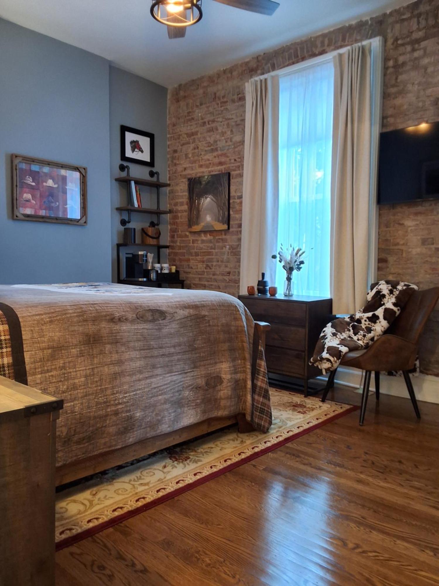 Queen Room