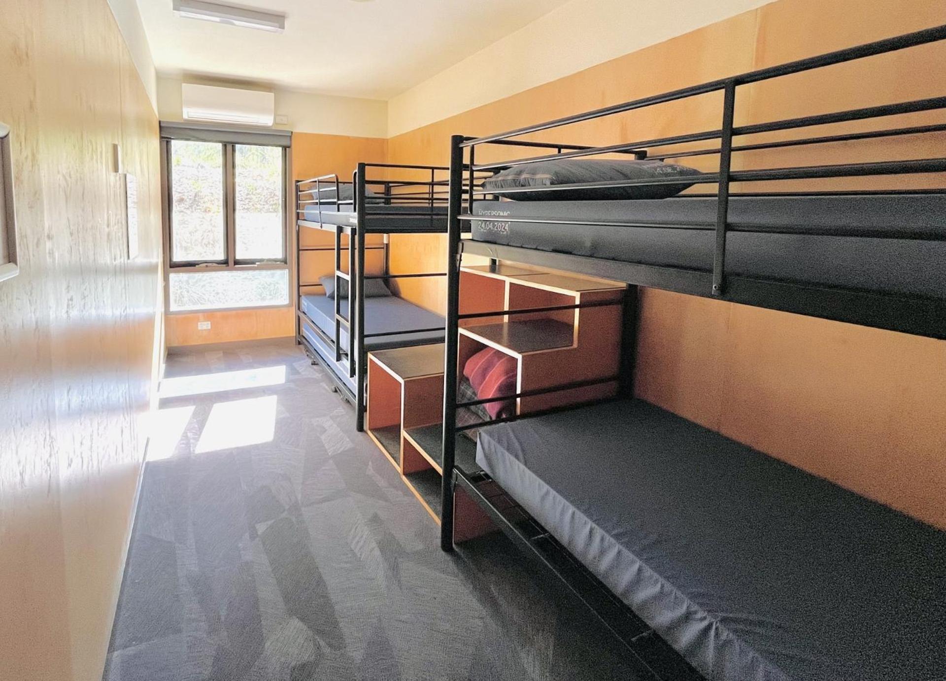 Mixed Dormitory Room,1665994438:JPEG