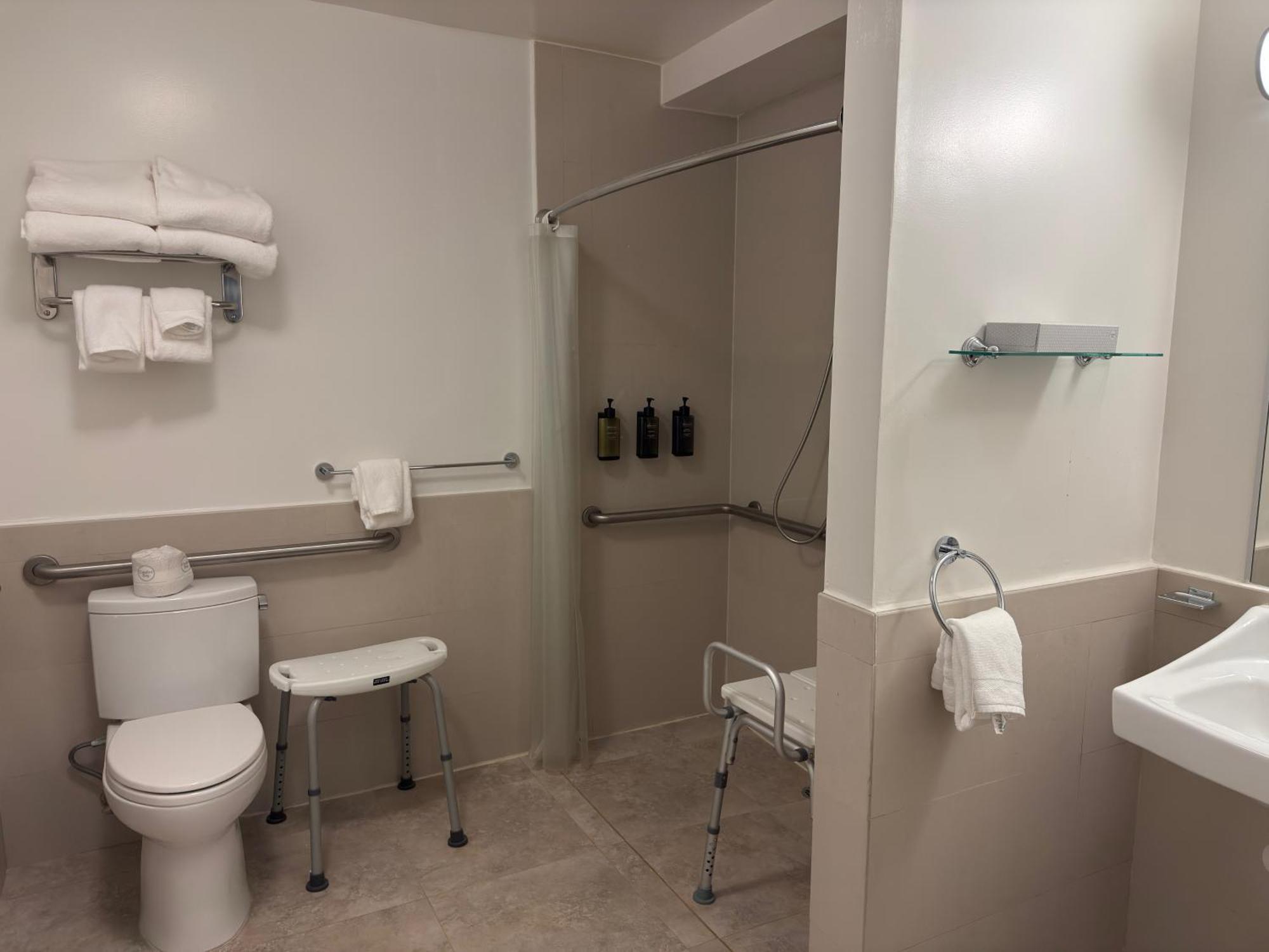 Queen Room - Disability Access