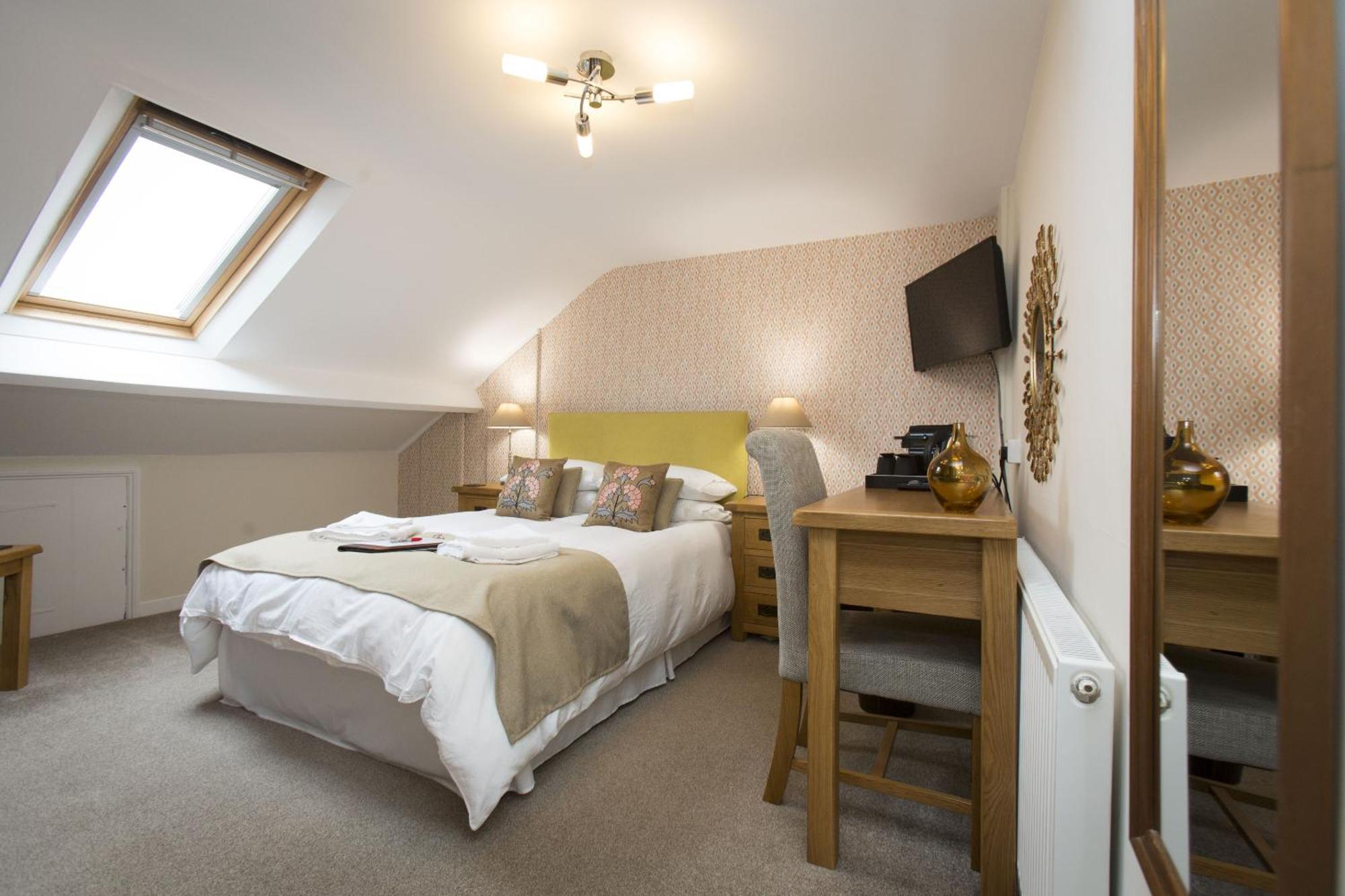 Deluxe Double Room with Shower