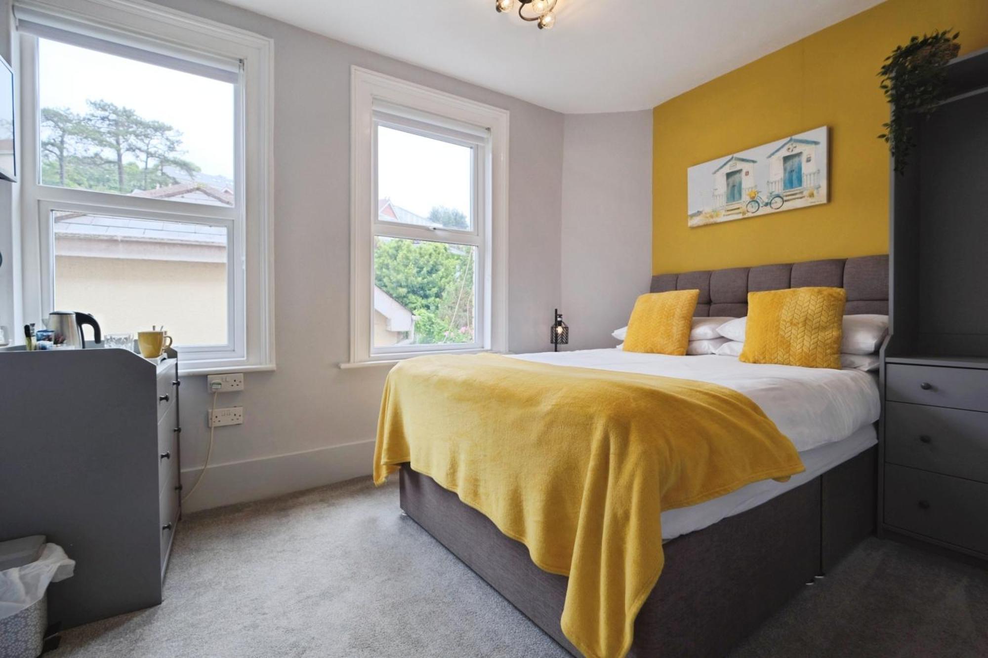 Small Double Room (No Dogs),1680576531:JPEG