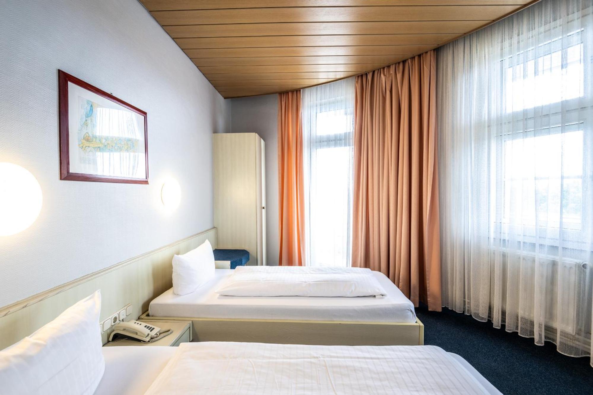 Large Twin Room