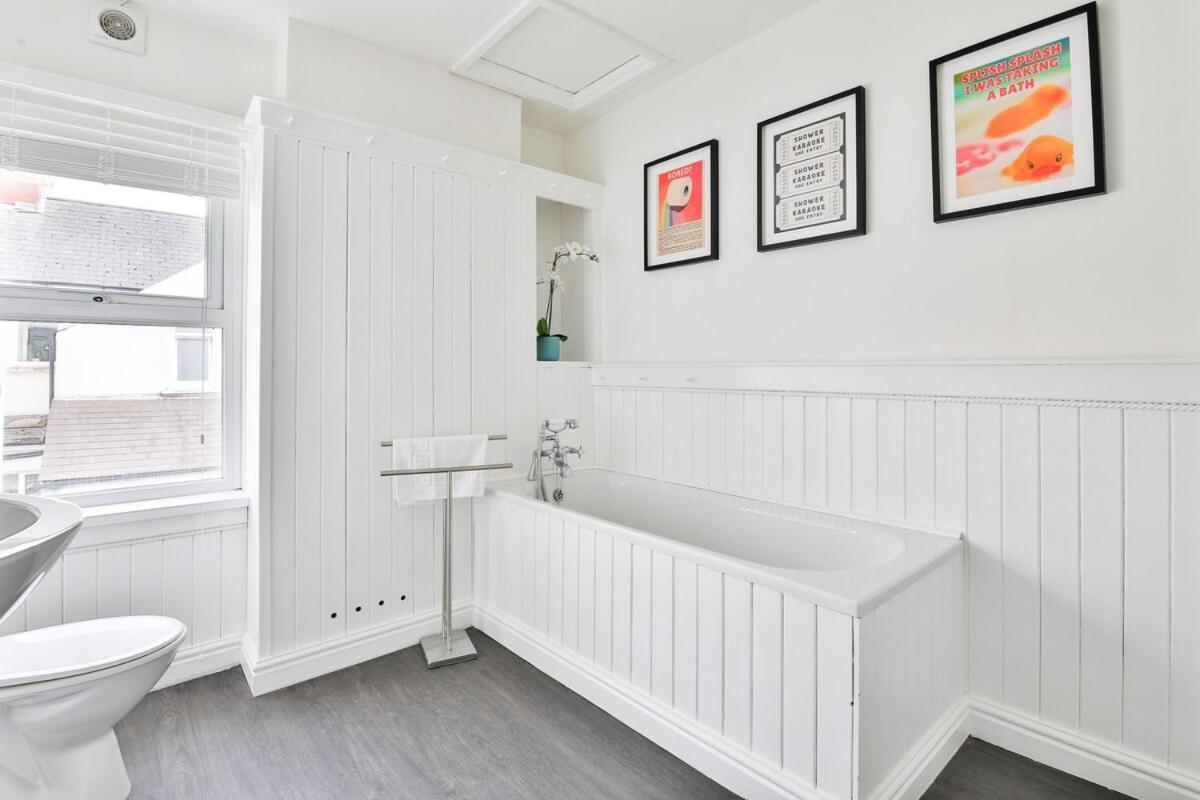 Two-Bedroom House,1687007570:JPEG