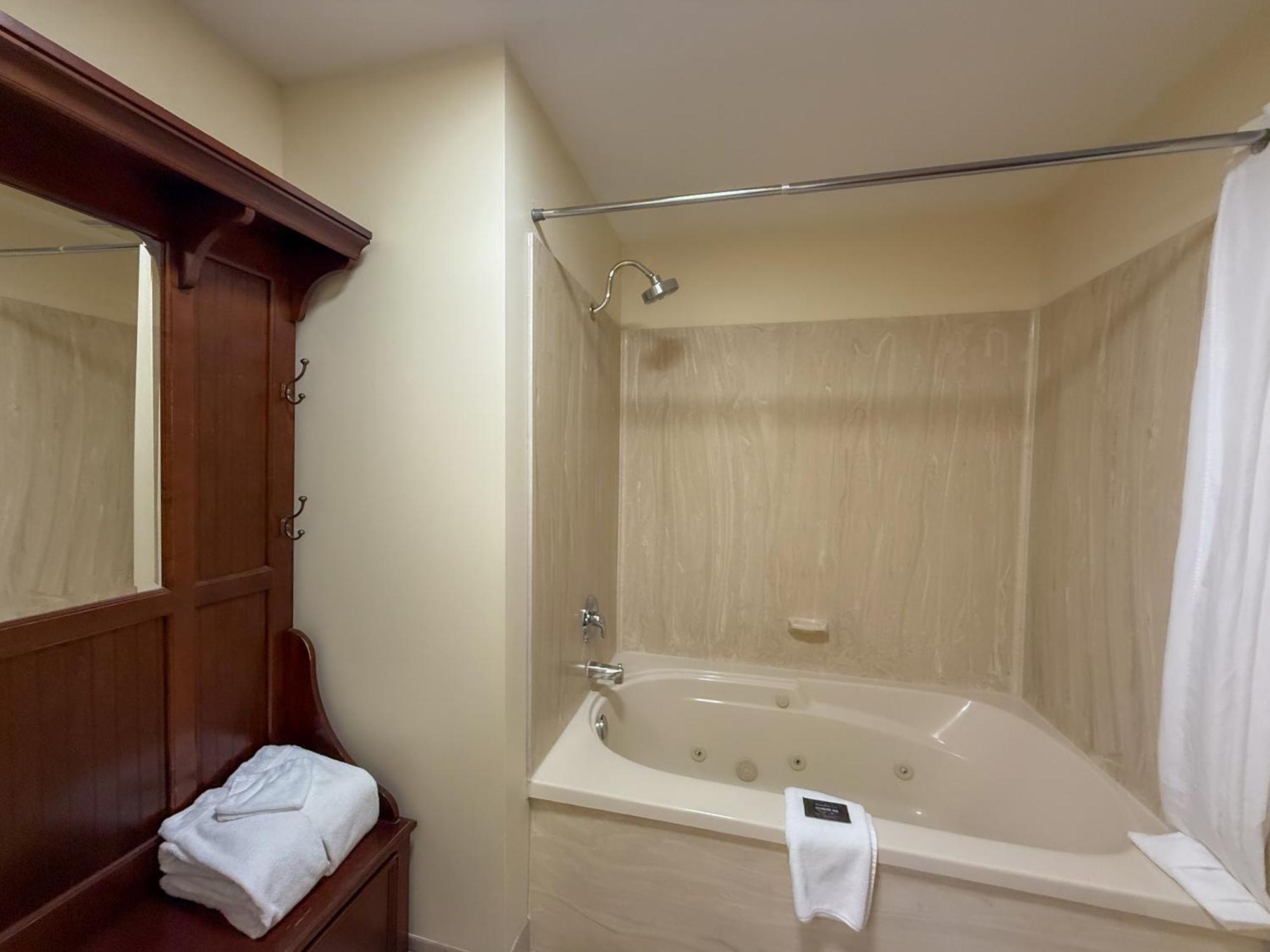 King Suite with Spa Bath