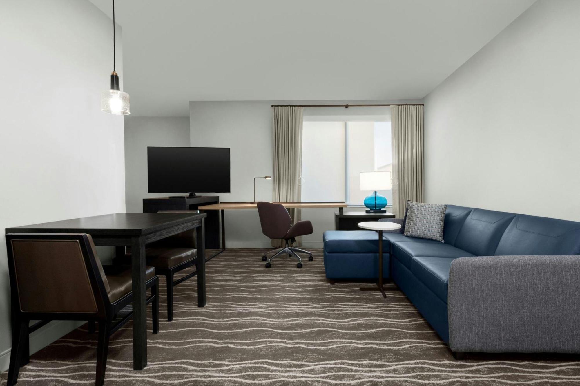 King Studio with Sofa Bed and City View - Mobility Accessible with Tub