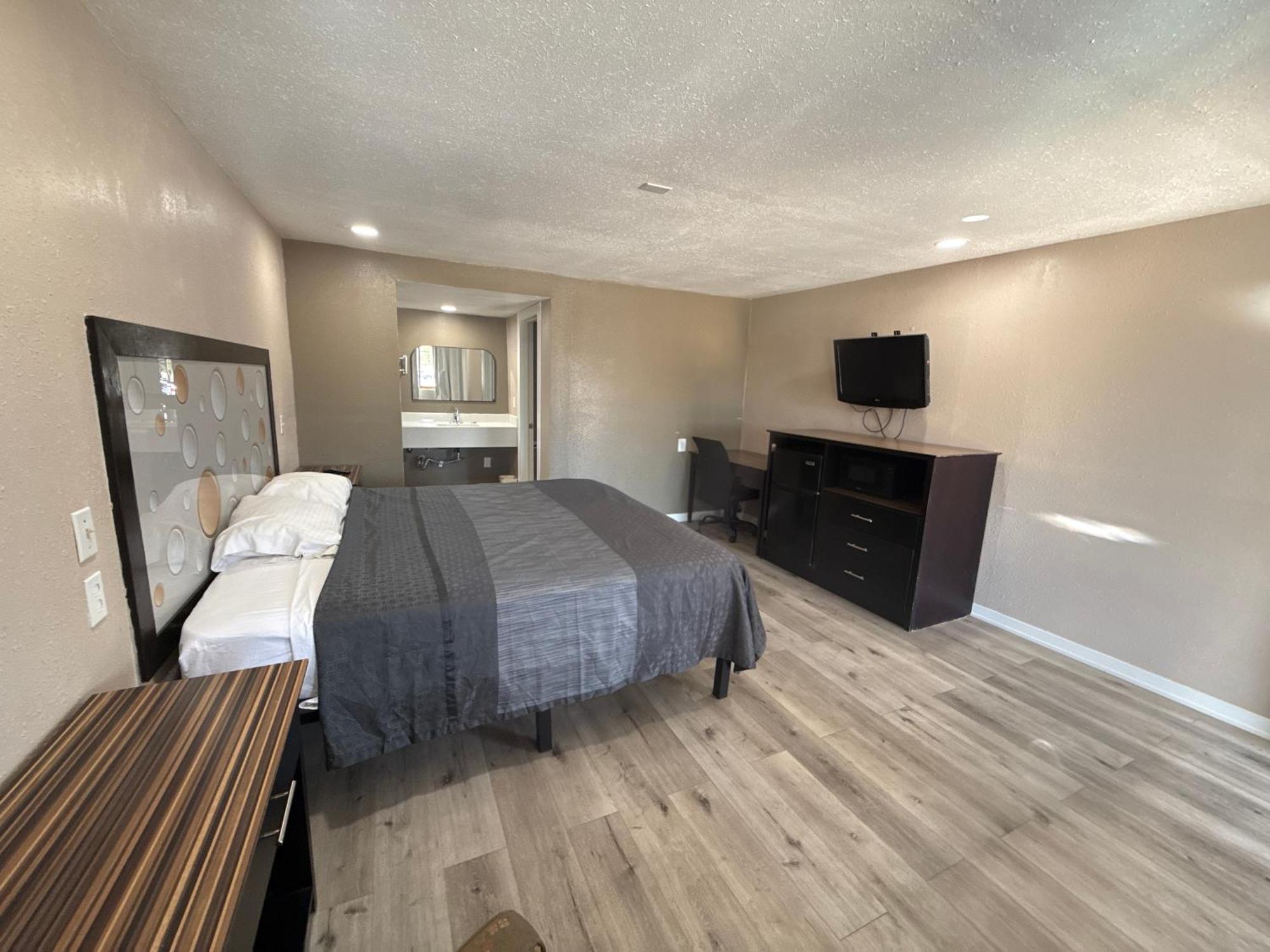 Superior King Suite