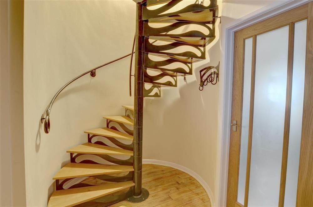 Three-Bedroom House,1697412184:JPEG