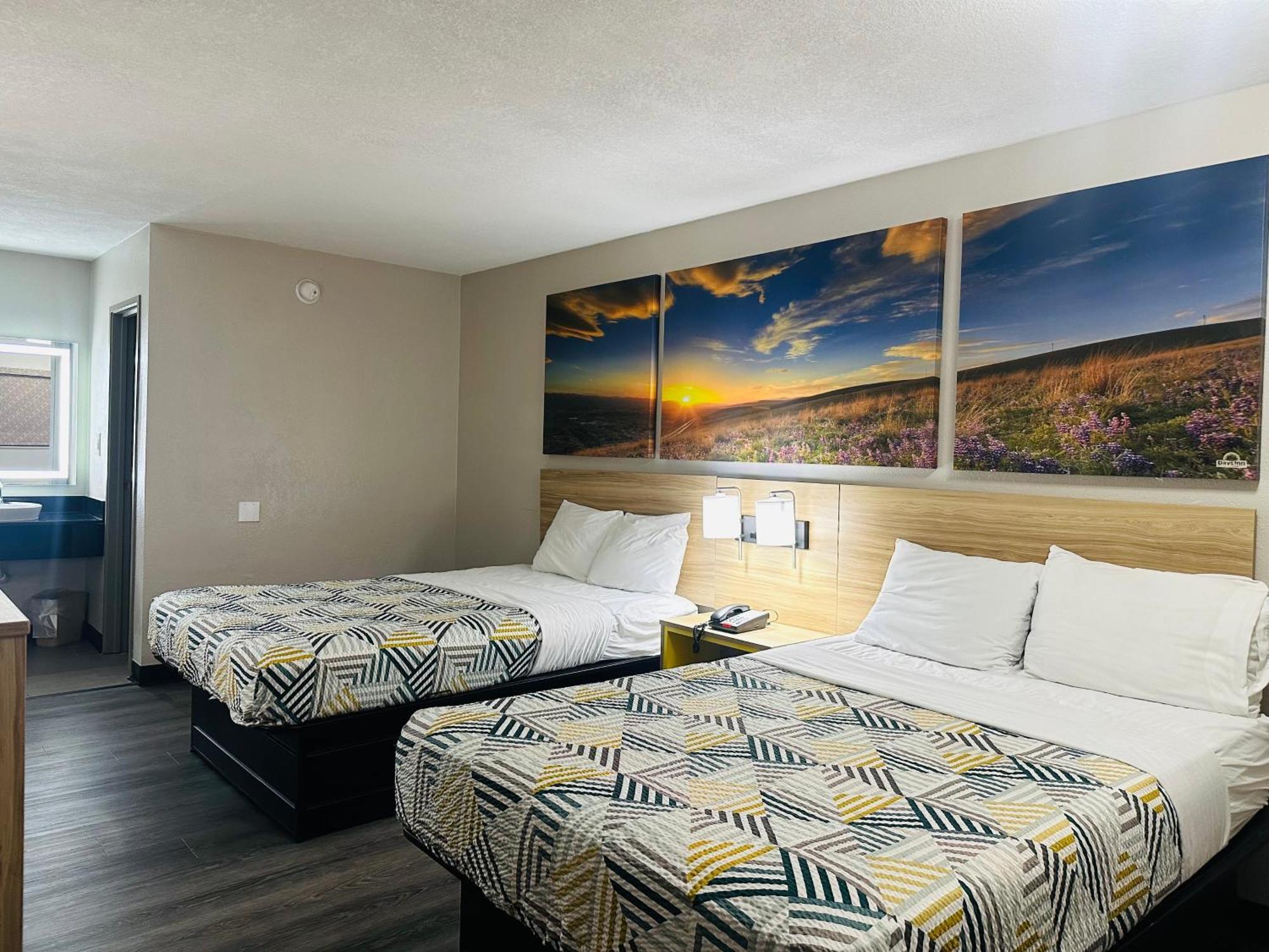 Double Room with Two Double Beds - Non-Smoking