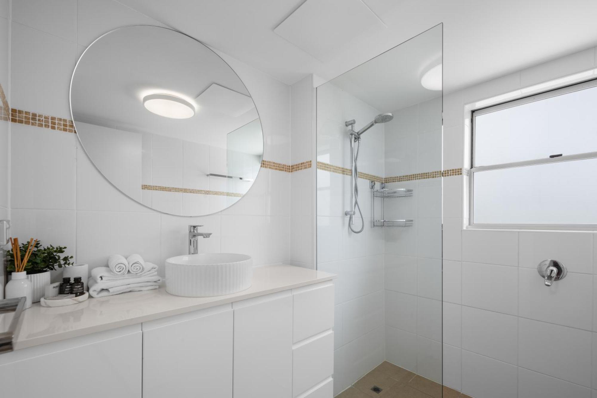 Two-Bedroom Deluxe Apartment with Ocean View