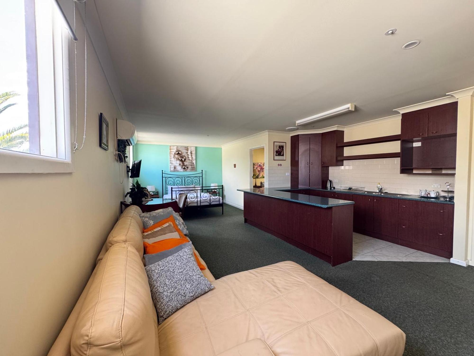 Family Suite,1705596215:JPEG