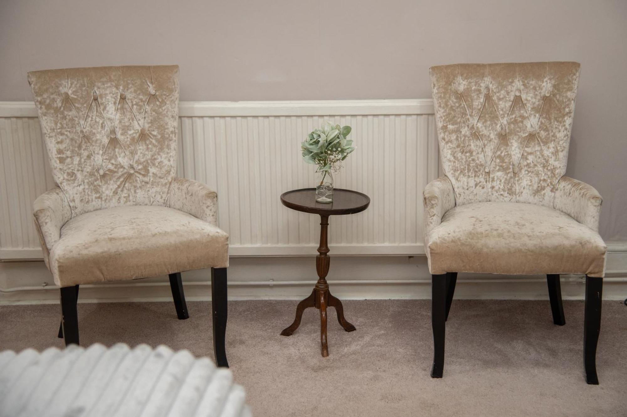 Twin Room,1710598383:JPEG