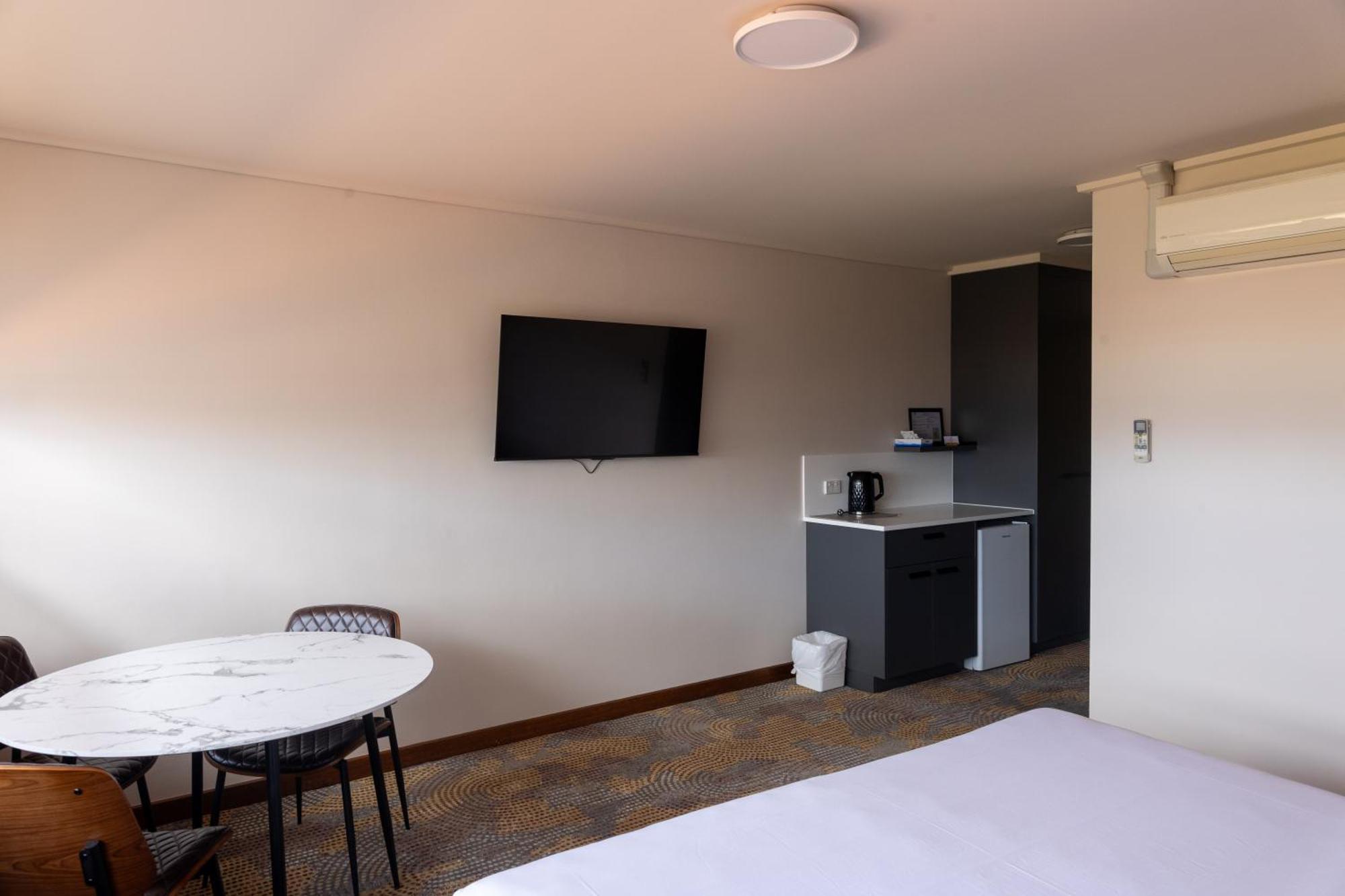 Triple Room,1714092045:JPEG