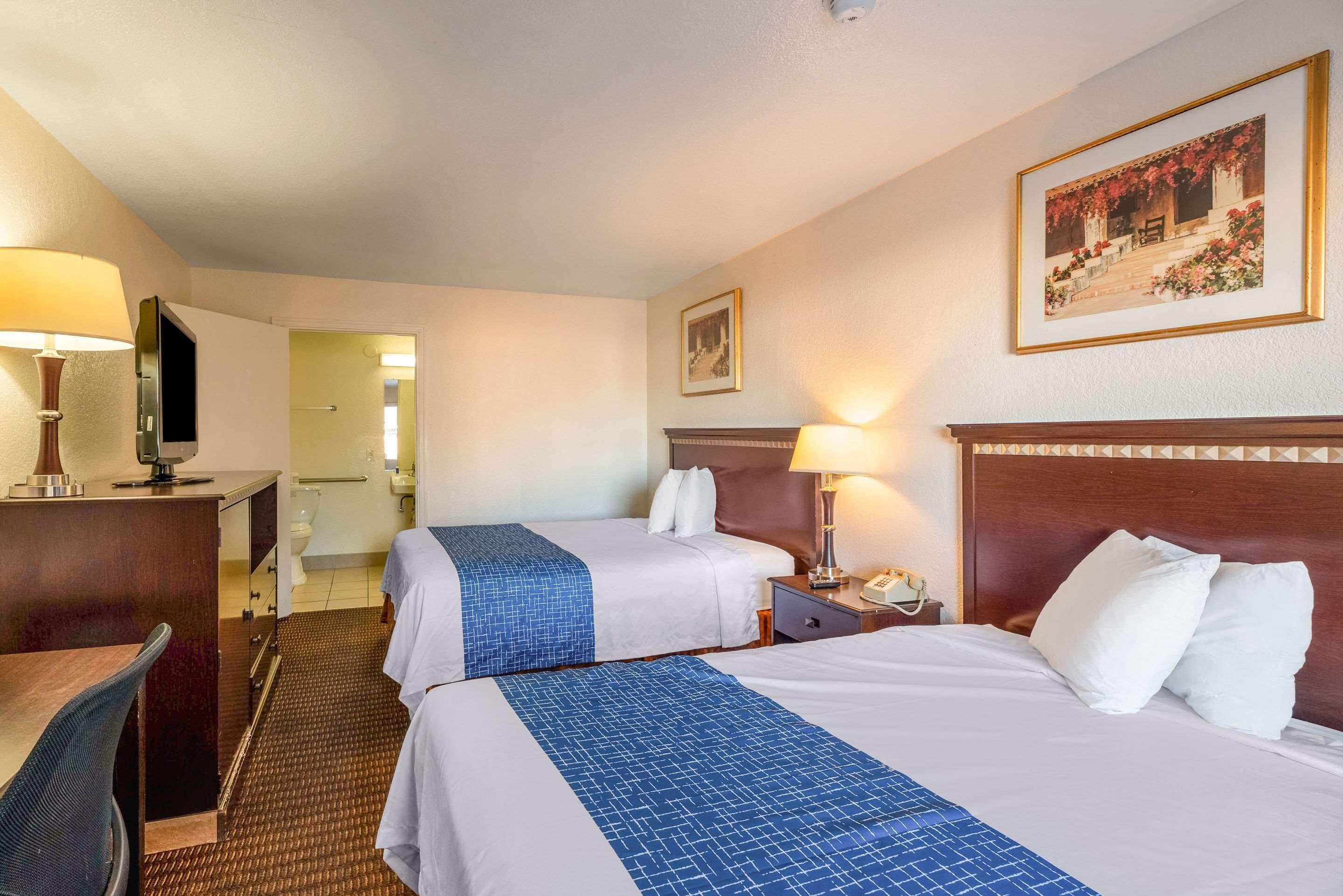 Queen Room with Two Queen Beds - Non-Smoking