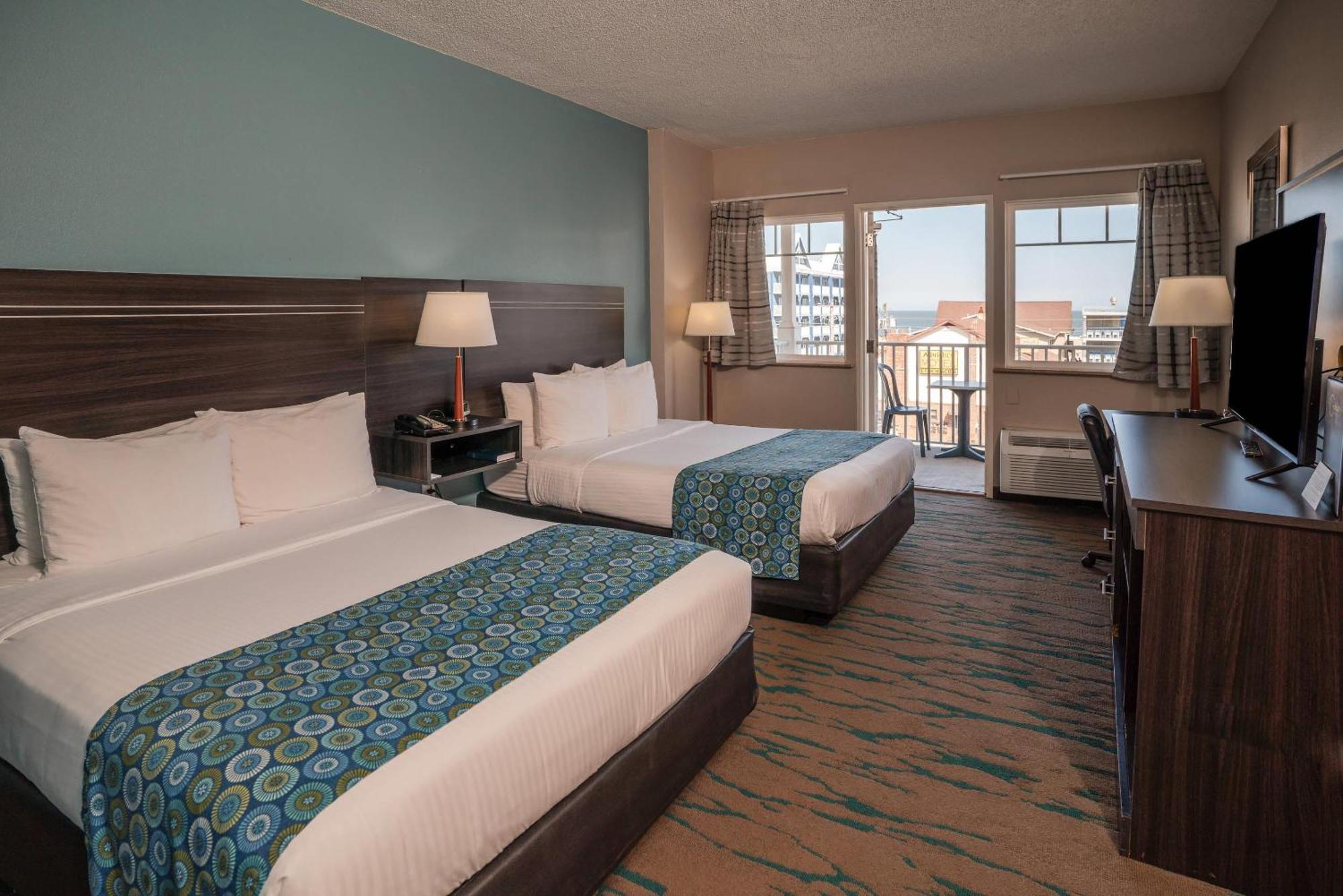 Queen Room with Two Queen Beds - Accessible/Non-Smoking