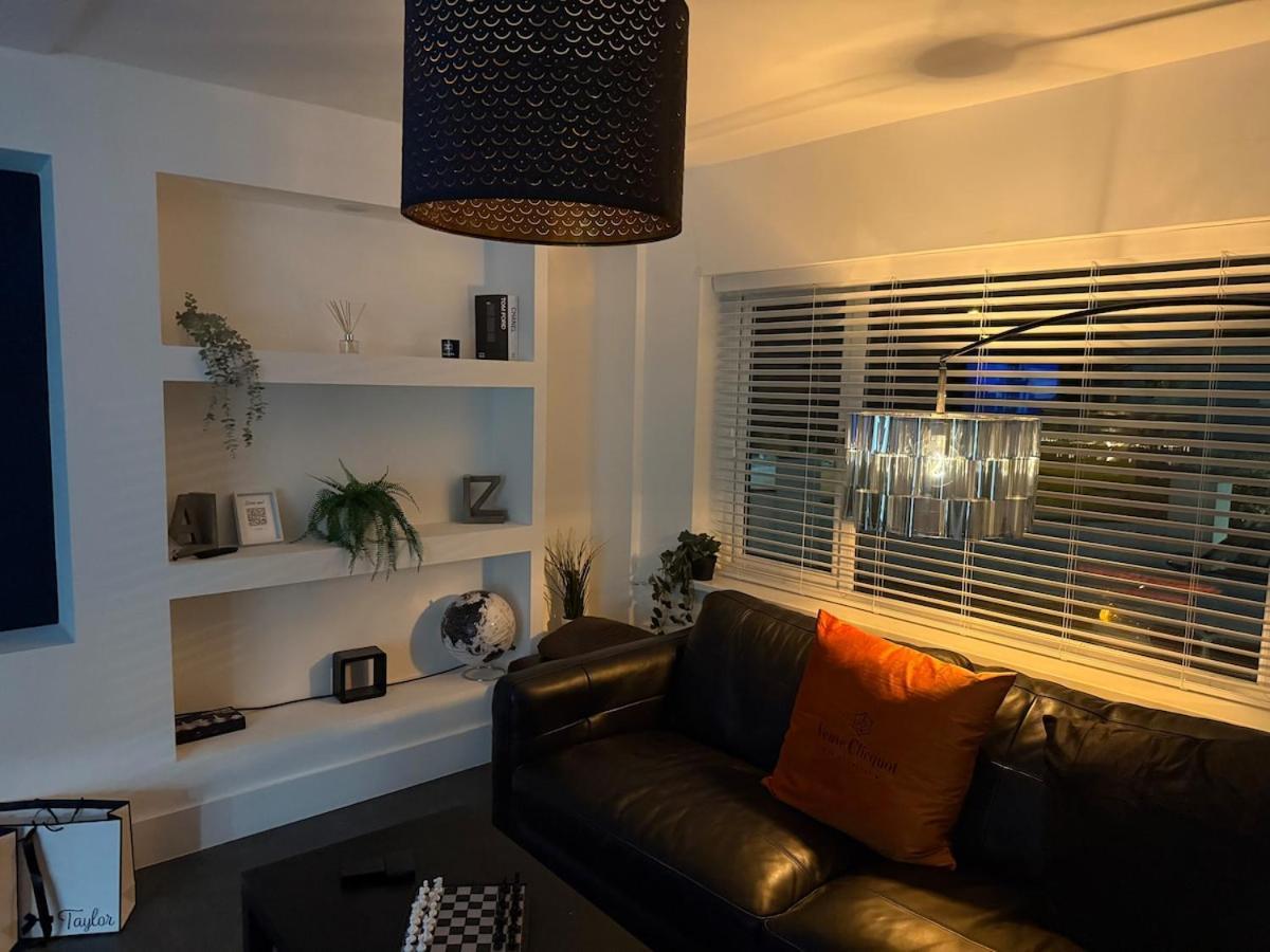 Six-Bedroom House,1727895483:JPEG
