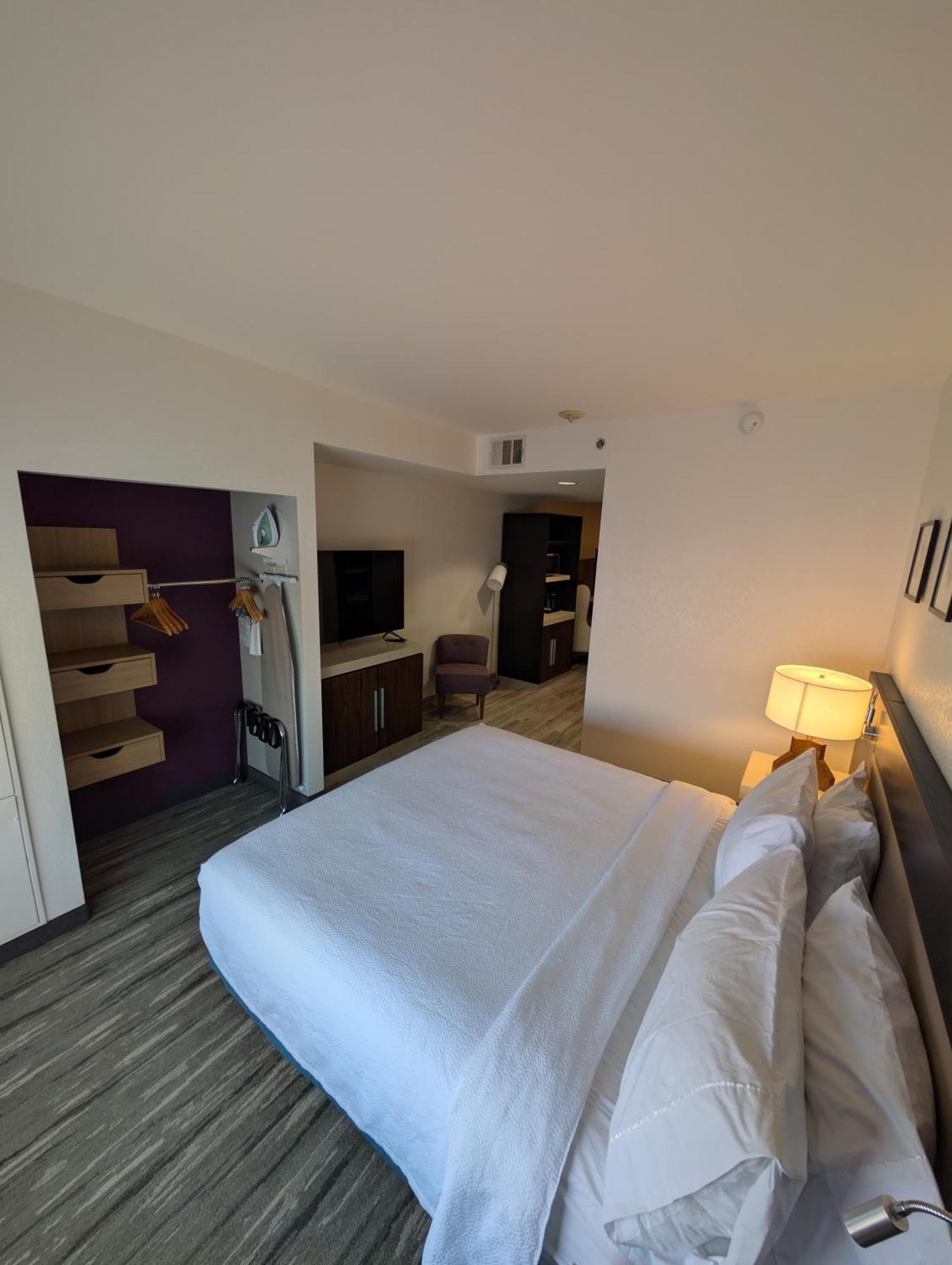 Junior King Suite Sofa Bed,1730018532:JPEG