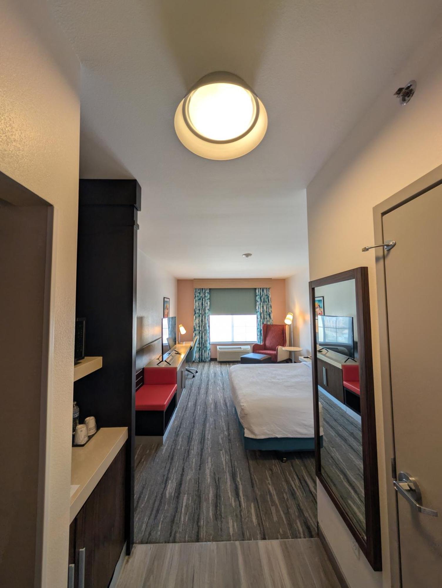King Room,1730018532:JPEG