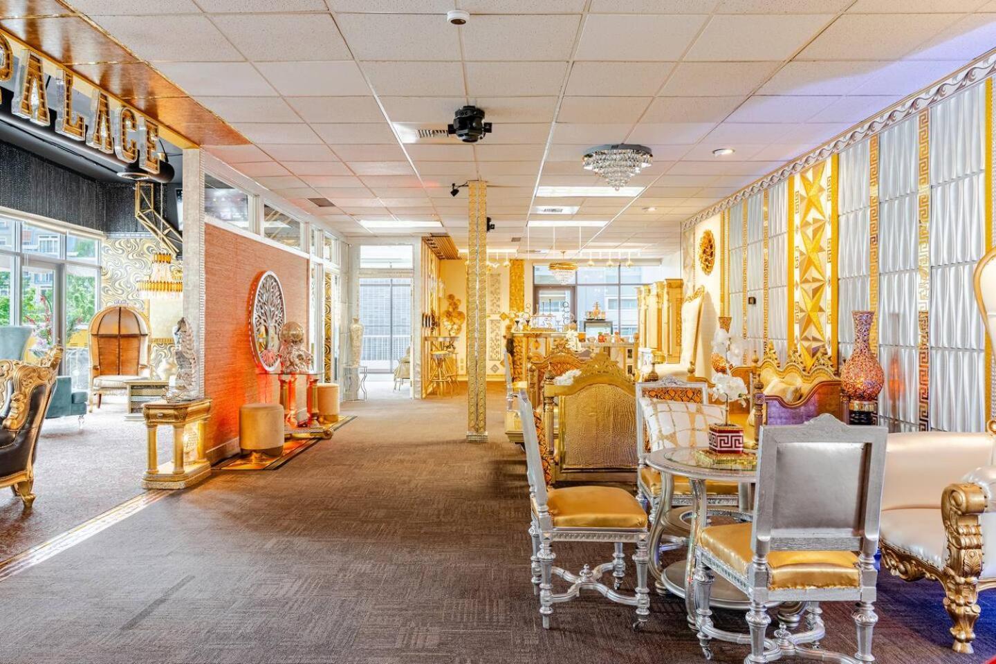 Three-Bedroom Premium Apartment with Balcony,1736964623:JPEG