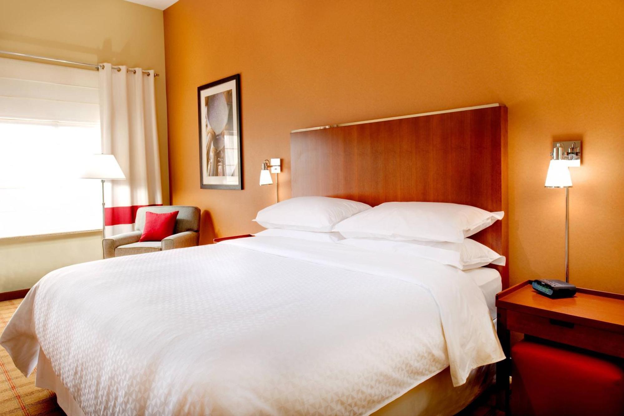 Larger Guest room, 1 King