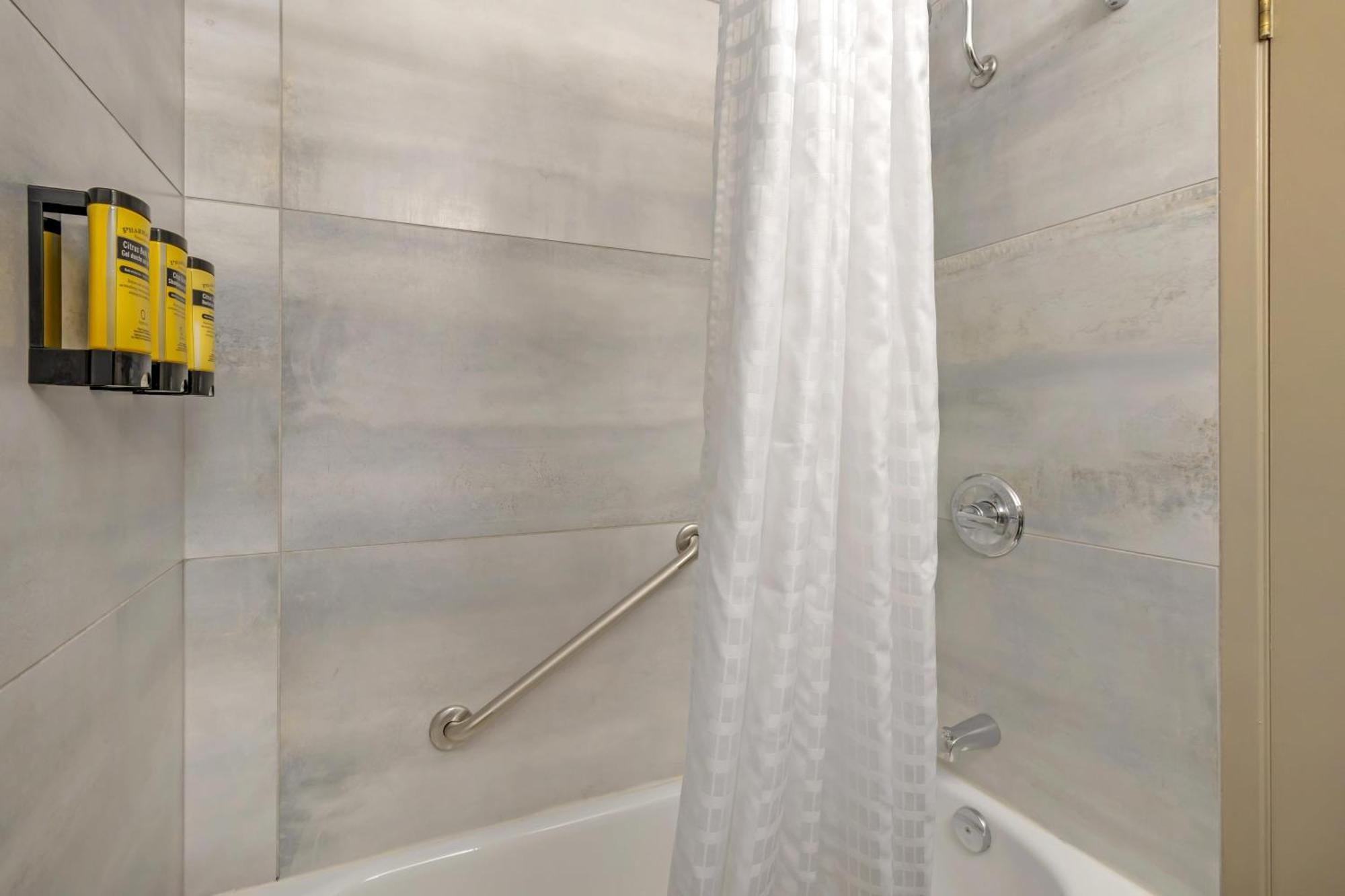 Queen Suite