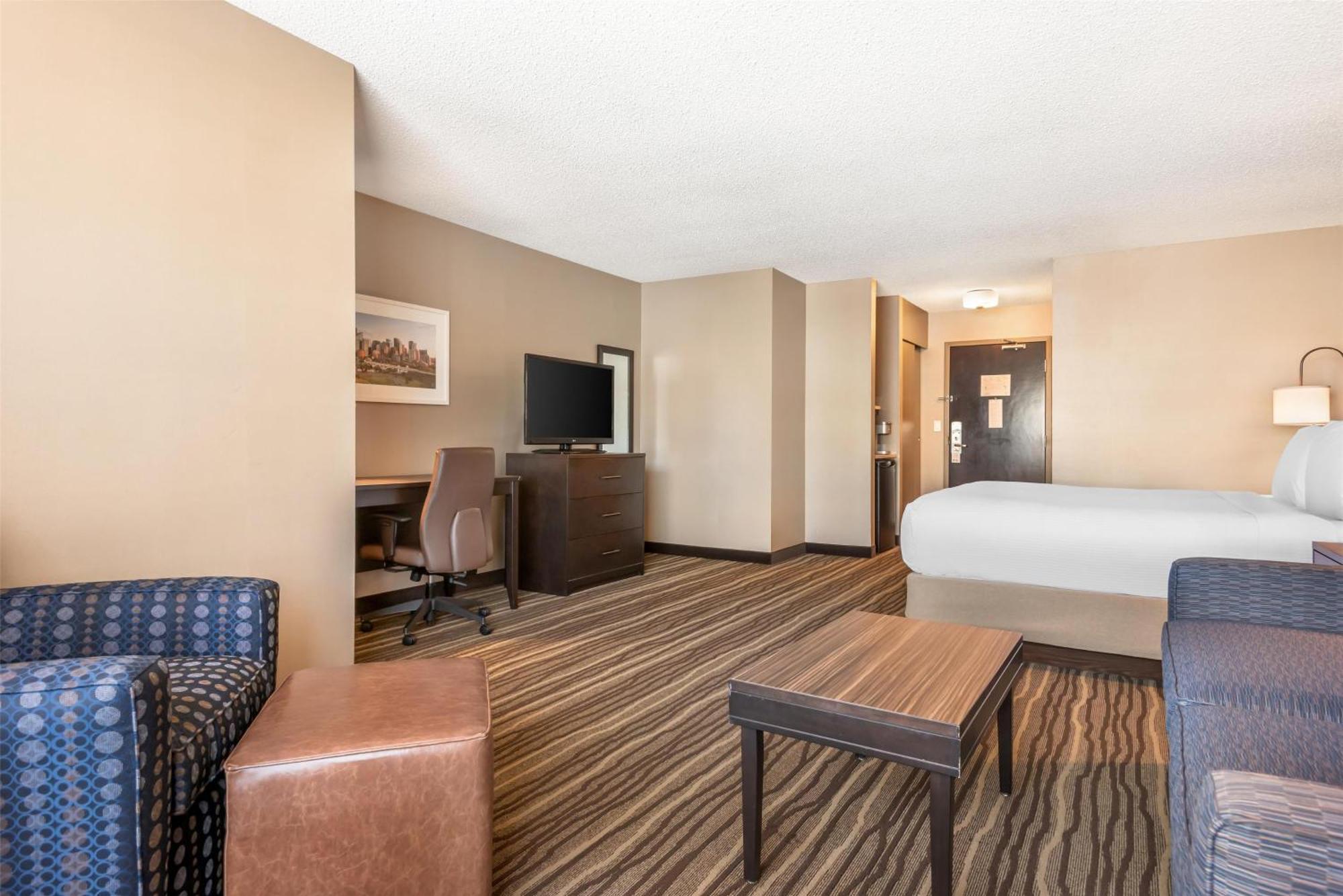 Oversized King Suite with Sofa Bed - Non-Smoking