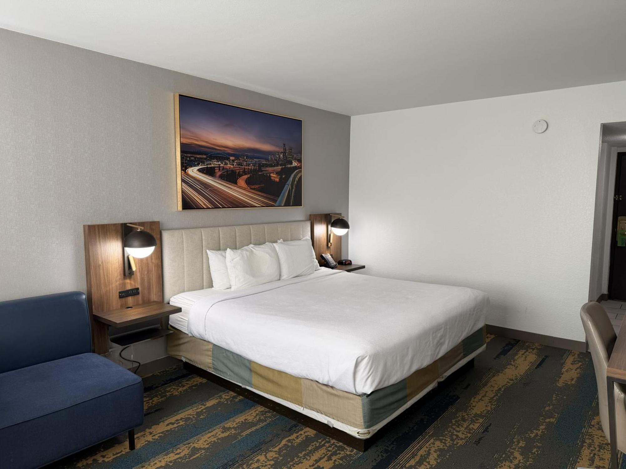 King Room,1742783906:JPEG