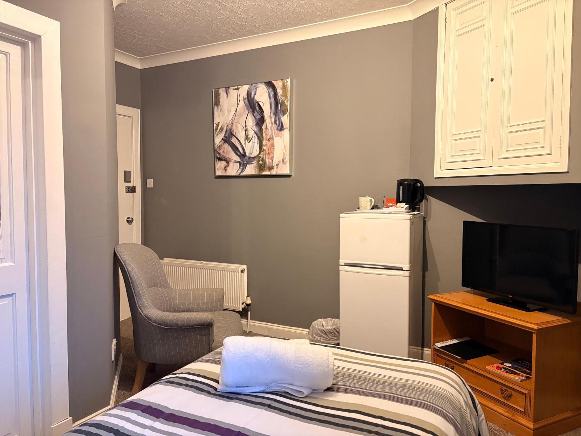 Single Room with Private Bathroom,1743472580:JPEG