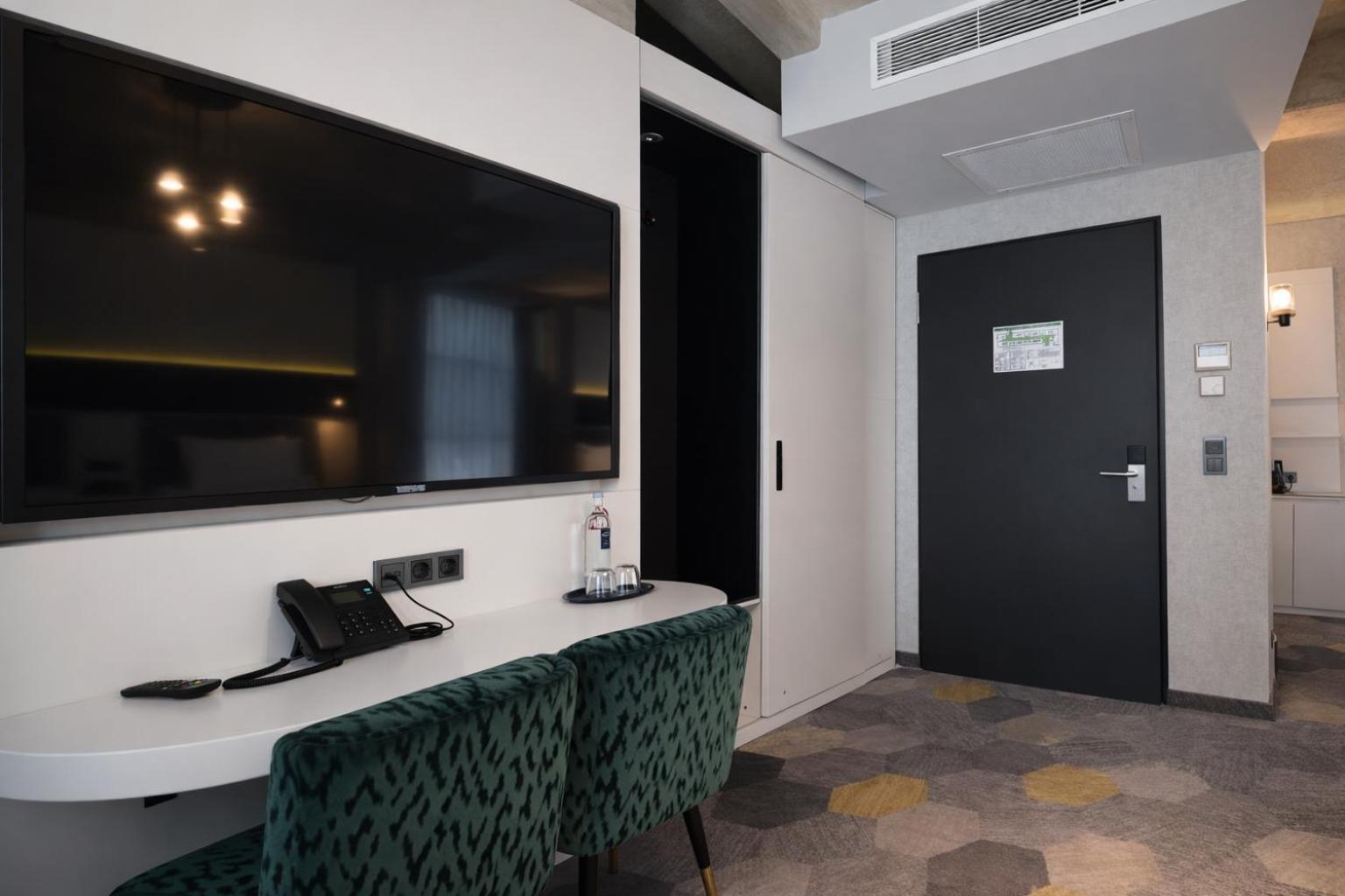 Deluxe Triple Room,1746796318:JPEG