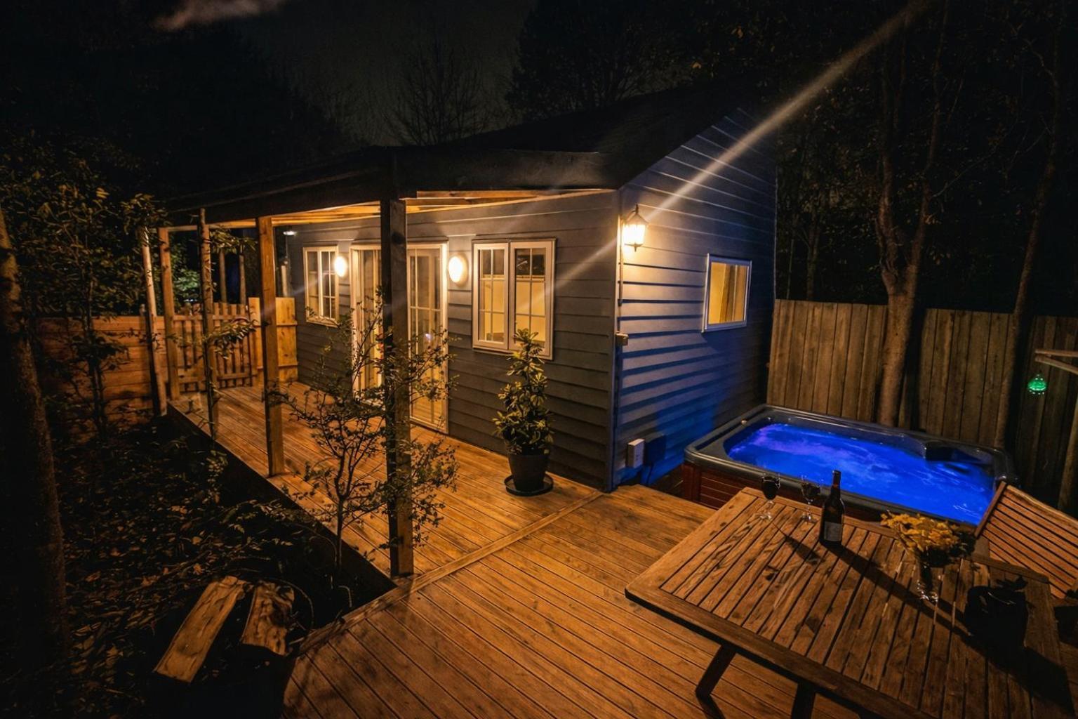 Studio with Spa Bath