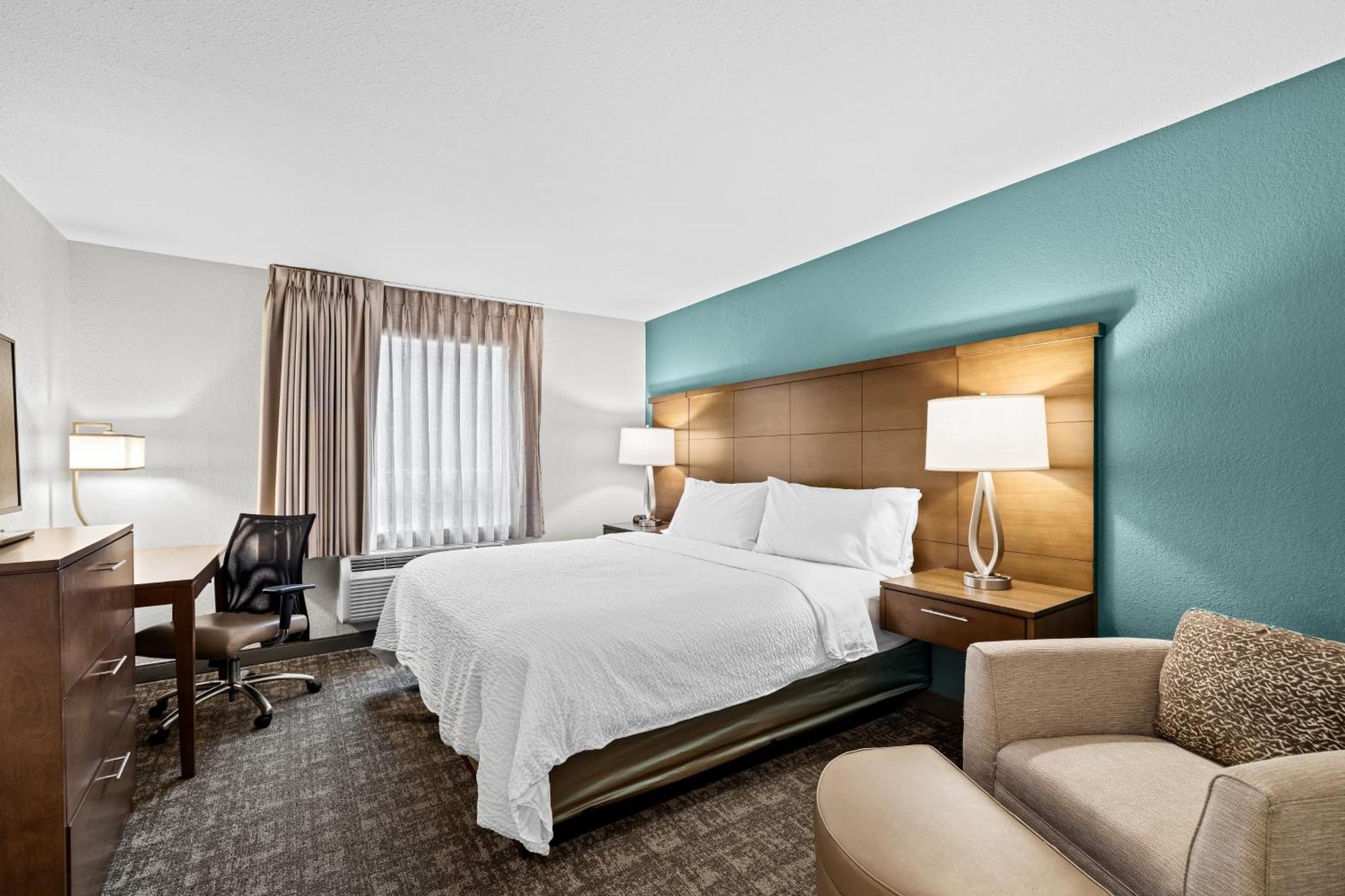 One-Bedroom King Suite