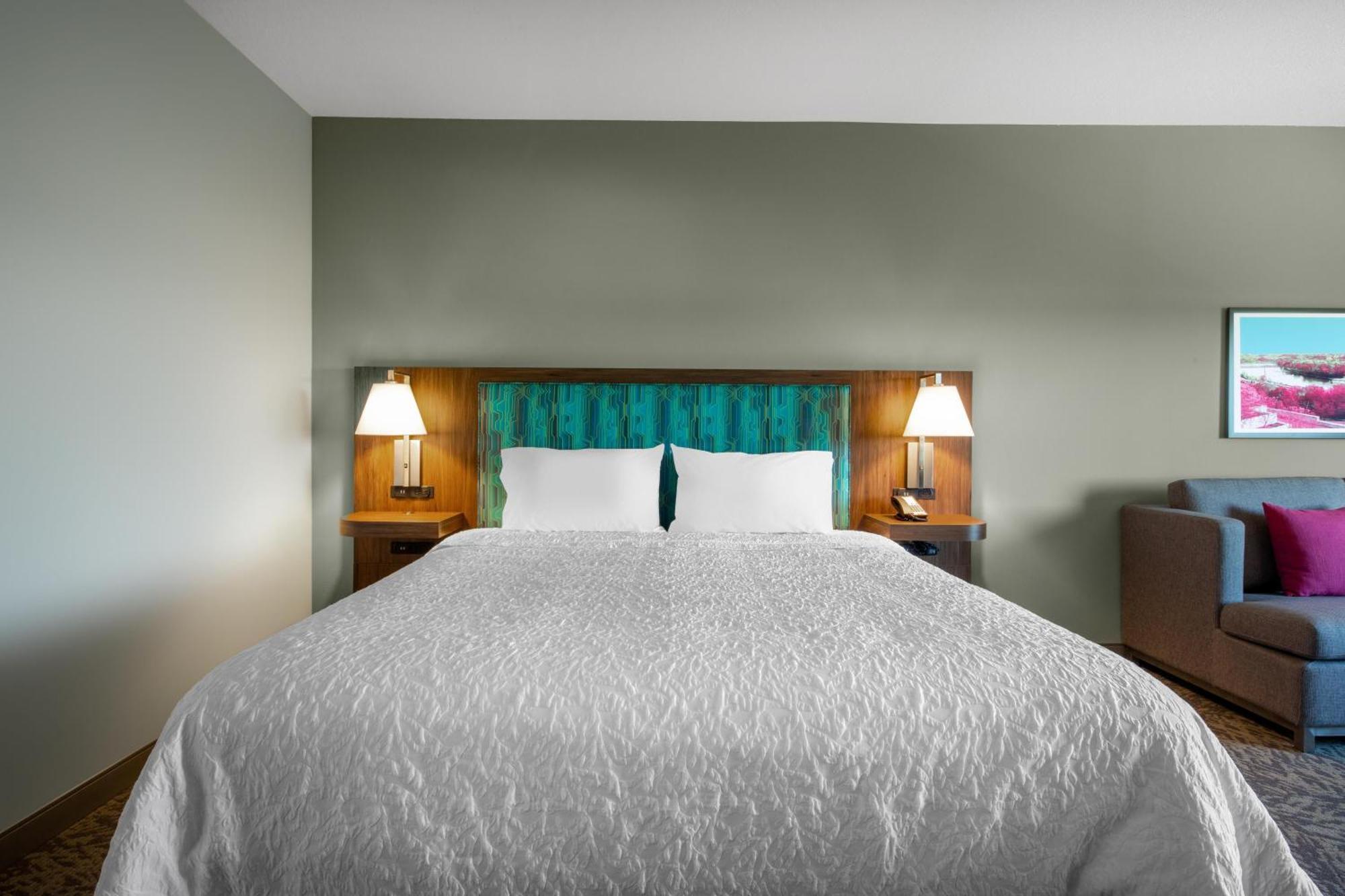 King Room with Sofa Bed - Non-Smoking,1758808244:JPEG