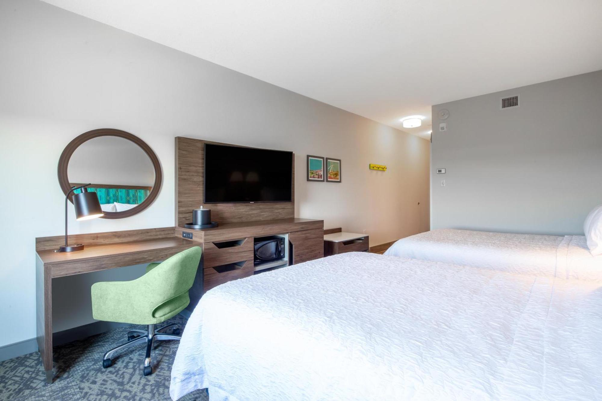 Queen Room with Two Queen Beds,1758808232:JPEG