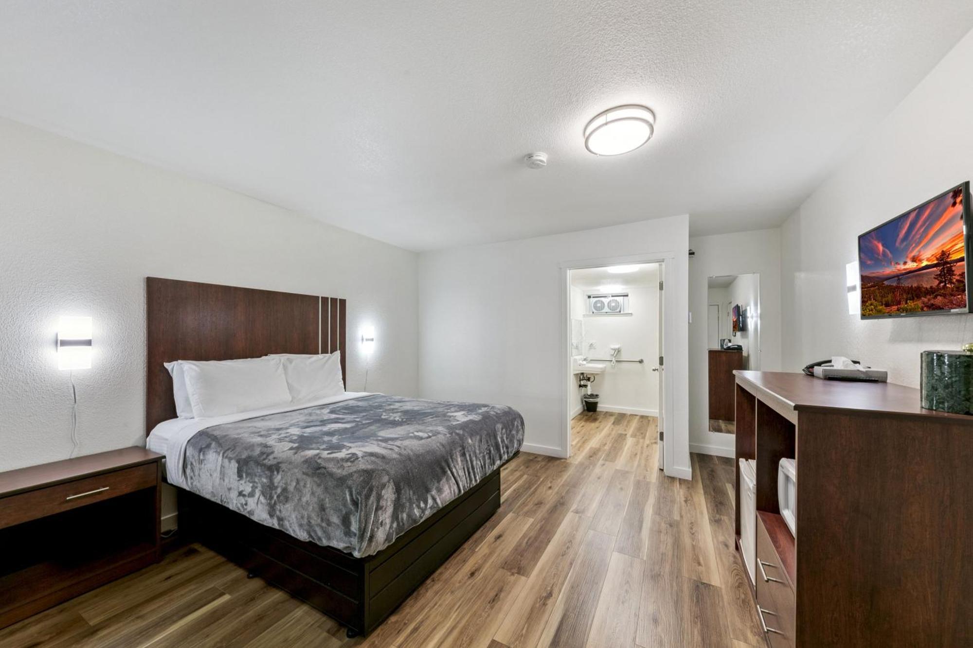 Queen Room - Disability Access