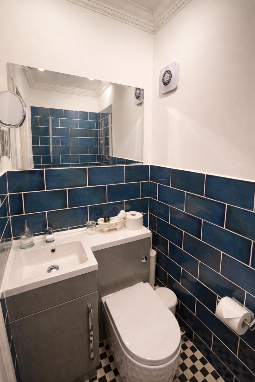 Single Room,1765600374:JPEG