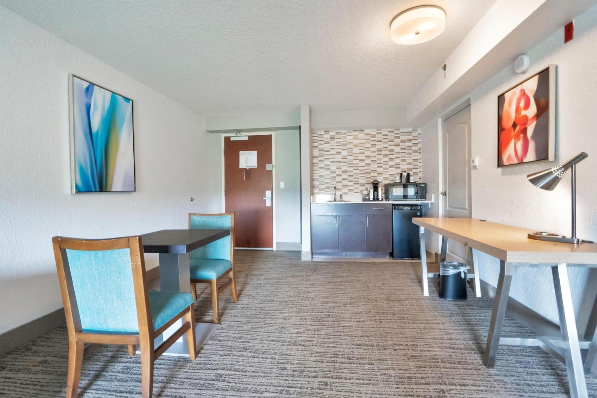 King Suite with Whirlpool