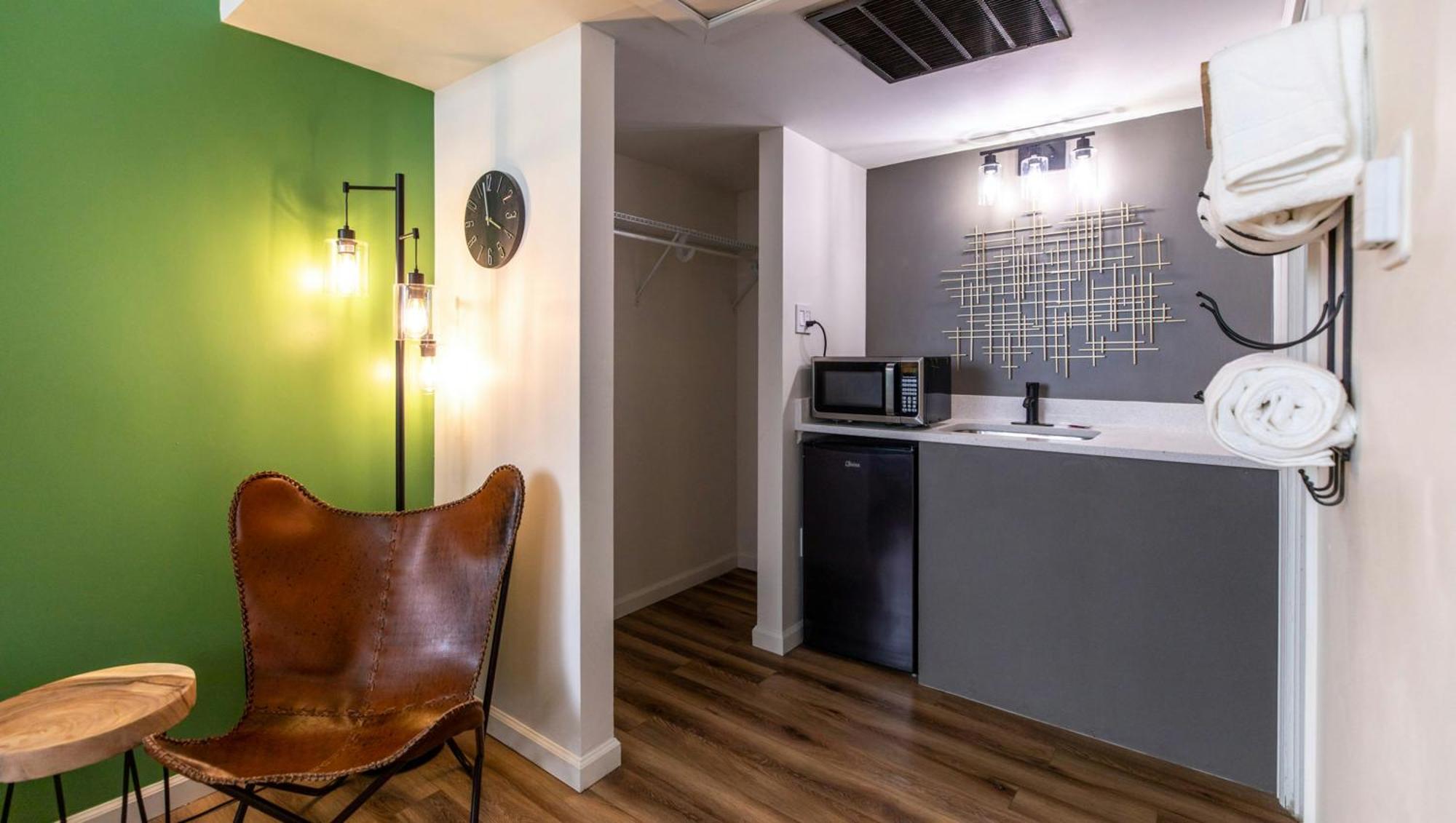 Deluxe King Room