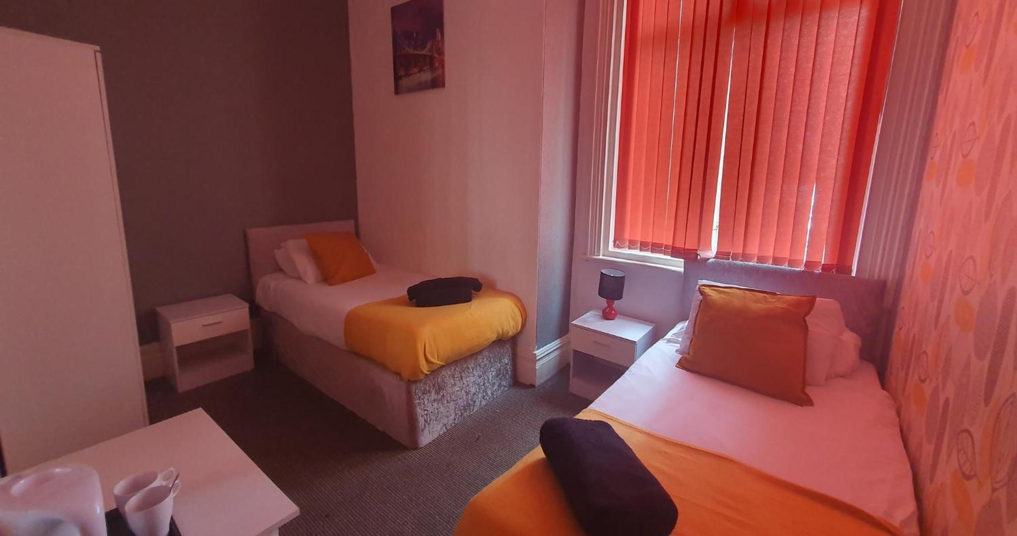 Twin Room with Private Bathroom