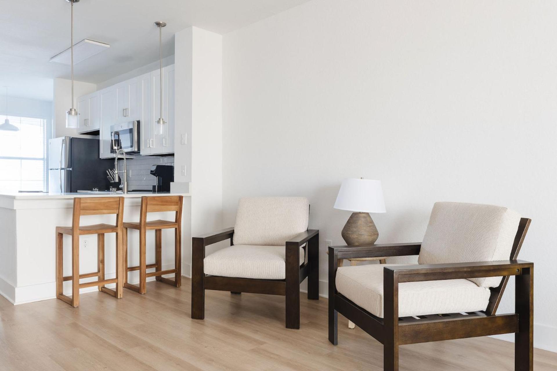 One-Bedroom Apartment (Self Check-in with Virtual Front Desk)