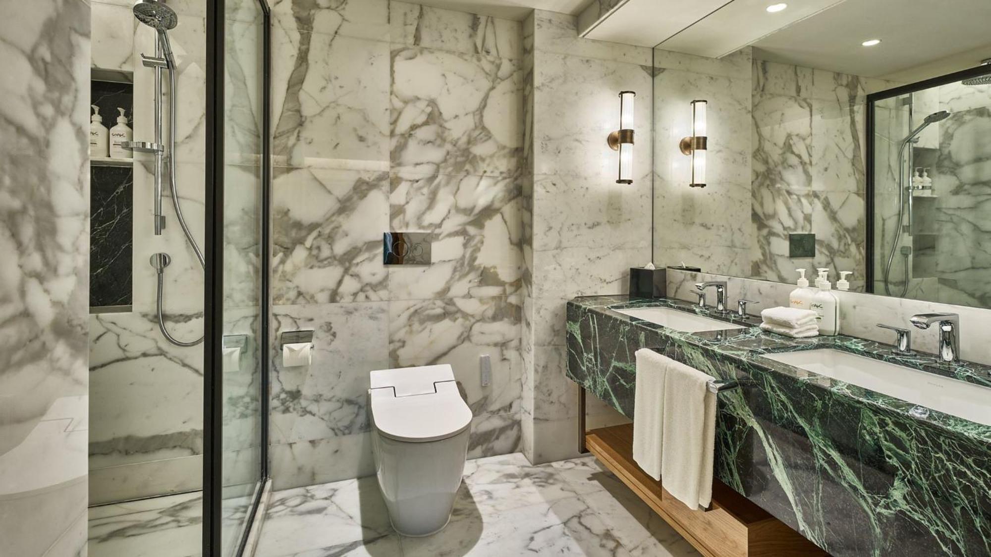 One-Bedroom King Suite