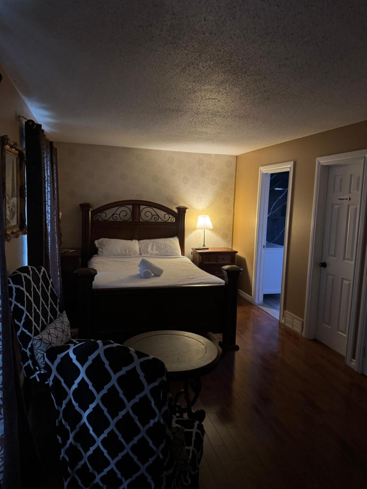 Queen Suite